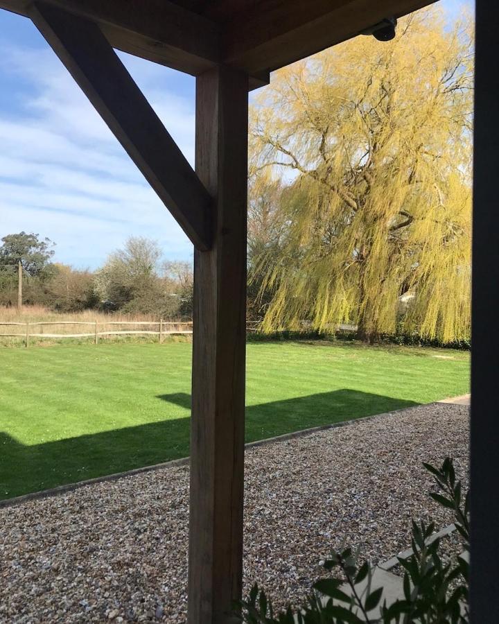 Bell Lodge Chichester Esterno foto