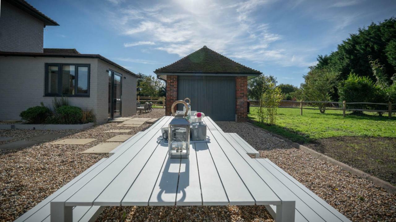 Bell Lodge Chichester Esterno foto