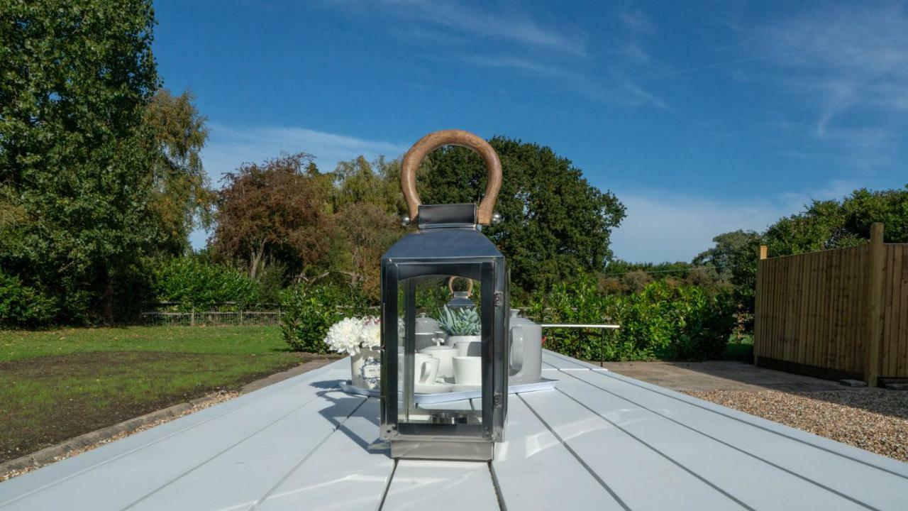 Bell Lodge Chichester Esterno foto